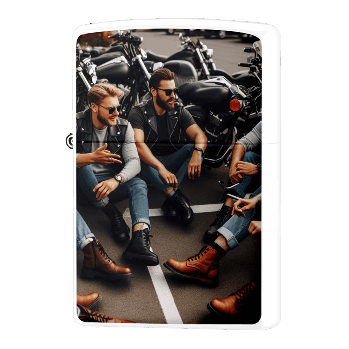たむろするバイクライダージッポーライターZIPPO