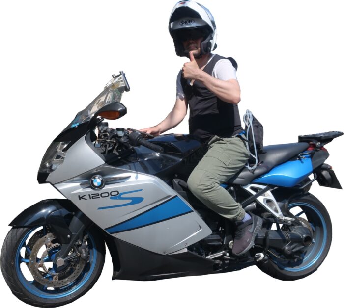 cs319i21 バイクツーリングで活躍人間エアコン水冷服