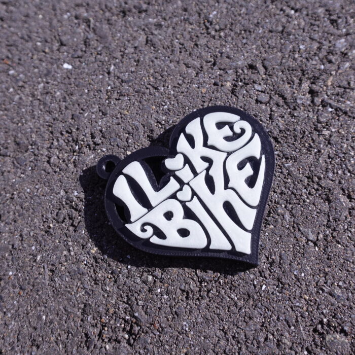 ハート形の「I LIKE BIKE」蓄光キーホルダー　アイライクバイク - 画像 (5)