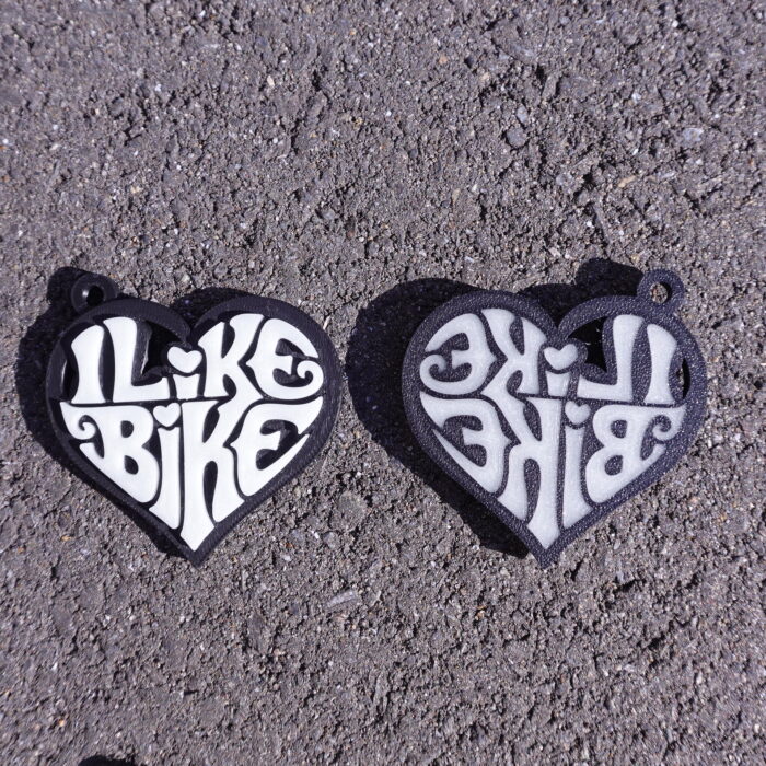 ハート形の「I LIKE BIKE」蓄光キーホルダー　アイライクバイク - 画像 (8)