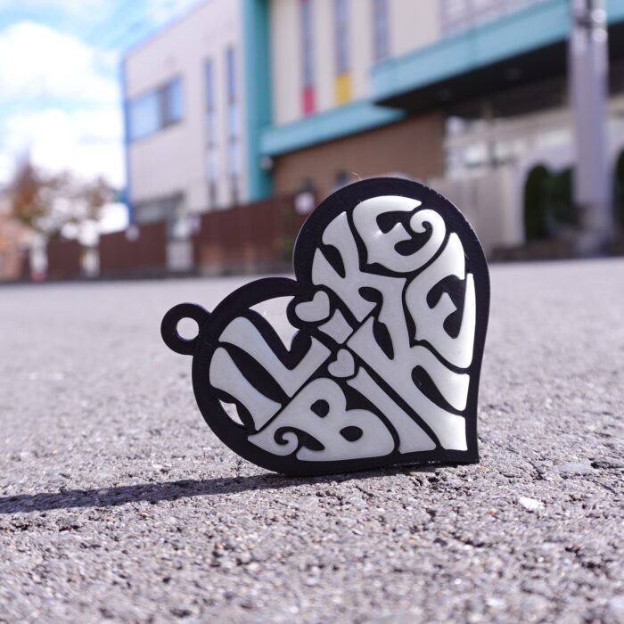 ハート形の「I LIKE BIKE」蓄光キーホルダー　アイライクバイク - 画像 (11)