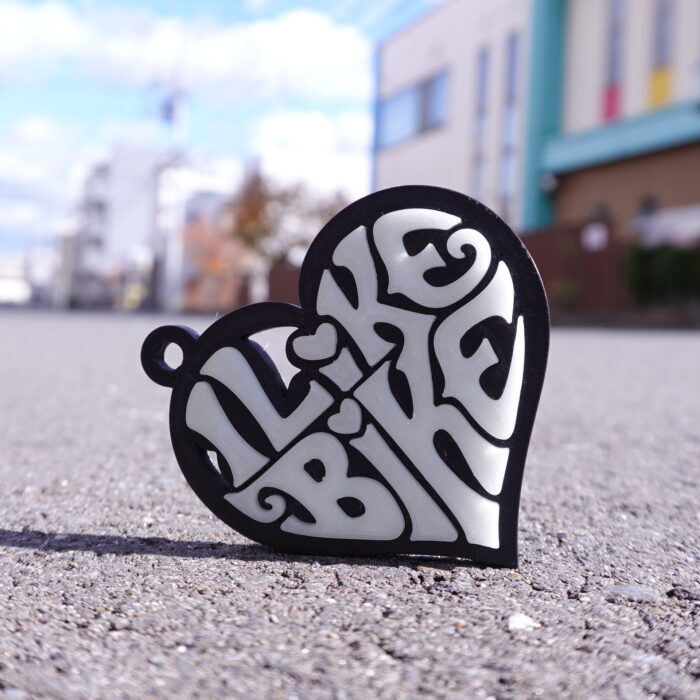 ハート形の「I LIKE BIKE」蓄光キーホルダー　アイライクバイク - 画像 (16)