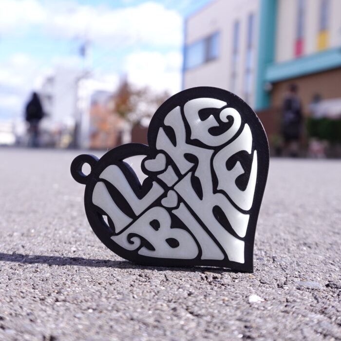 ハート形の「I LIKE BIKE」蓄光キーホルダー　アイライクバイク - 画像 (17)