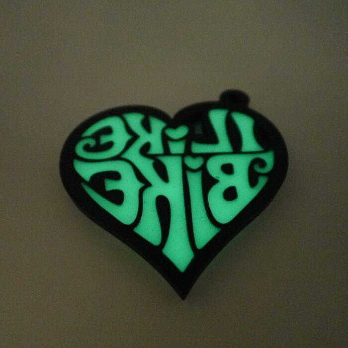ハート形の「I LIKE BIKE」蓄光キーホルダー　アイライクバイク - 画像 (23)