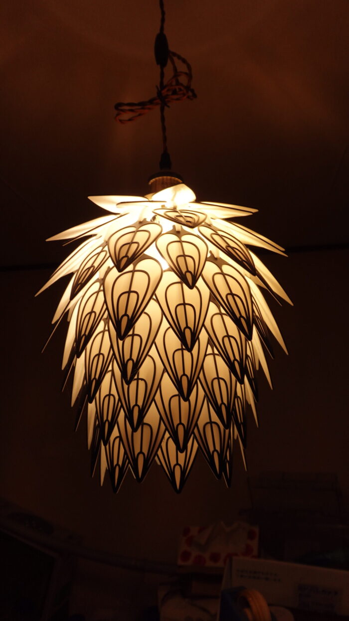 「ルミナリーフ（ひかりば）6W・LED」葉が織りなす繊細なデザインと、温かな光が融合したペンダントライト - 画像 (15)