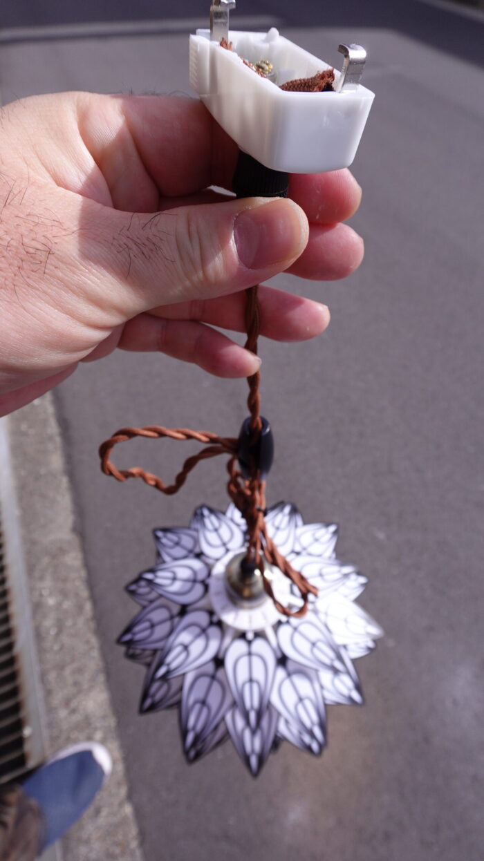 「ルミナリーフ（ひかりば）6W・LED」葉が織りなす繊細なデザインと、温かな光が融合したペンダントライト - 画像 (12)