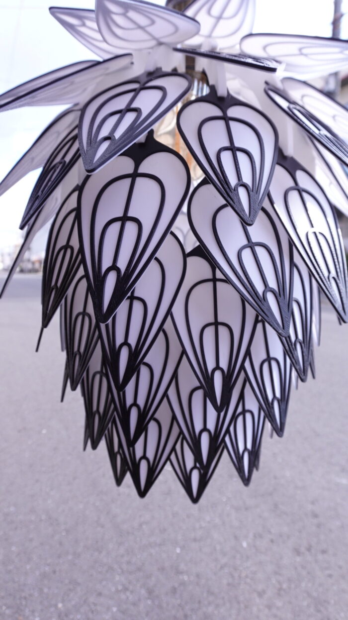 「ルミナリーフ（ひかりば）6W・LED」葉が織りなす繊細なデザインと、温かな光が融合したペンダントライト - 画像 (4)