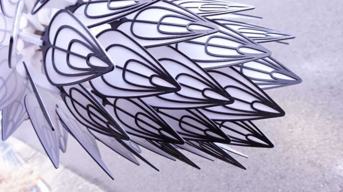 「ルミナリーフ（ひかりば）6W・LED」葉が織りなす繊細なデザインと、温かな光が融合したペンダントライト - 画像 (3)